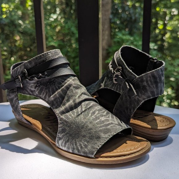 Blowfish Shoes - BLOWFISH MALIBU Blumoon Sandals in Black Tie Dye Smokey Twill Size 7